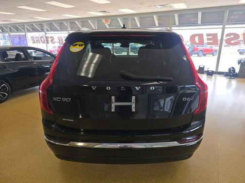 Onyx Black Metallic 2023 Volvo XC90 B6 Plus 7-Seater