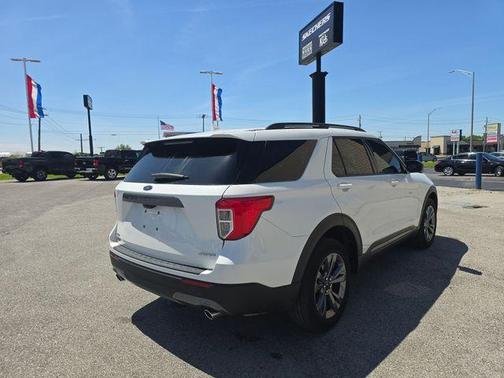 White Metallic 2024 Ford Explorer XLT