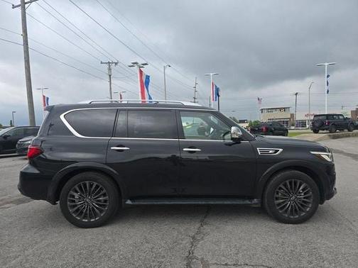 2023 INFINITI QX80 SENSORY