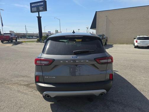 Carbonized Gray Metallic 2024 Ford Escape Active