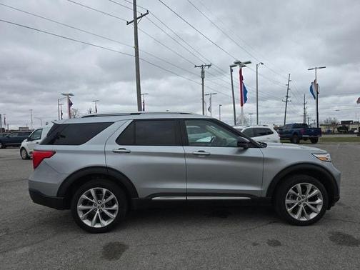 2023 Ford Explorer Platinum