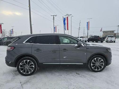 2022 Lincoln Nautilus Reserve