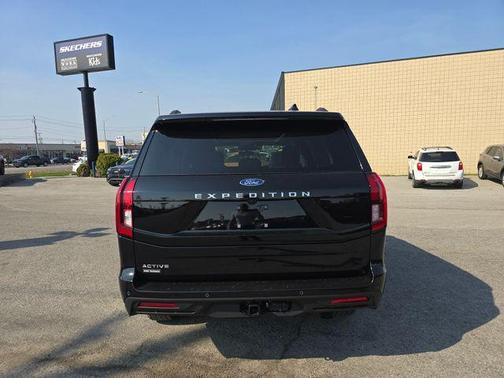 Agate Black Metallic 2026 Ford Expedition Active