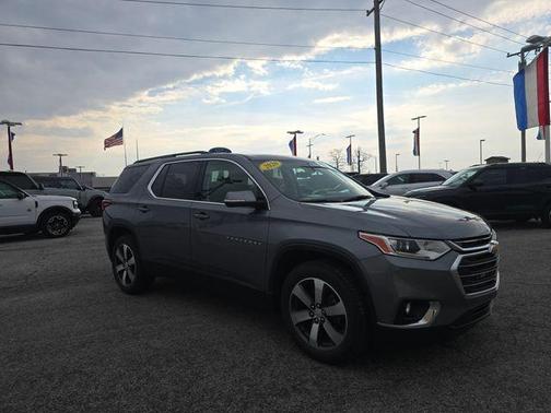 Satin Steel Metallic 2020 Chevrolet Traverse LT Leather