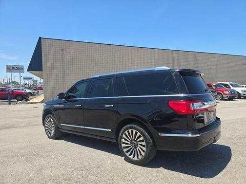Black Metallic 2019 Lincoln Navigator L Reserve