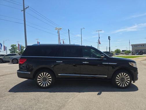 Black Metallic 2019 Lincoln Navigator L Reserve
