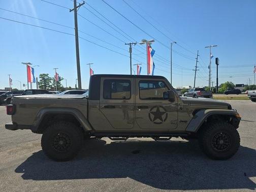 2020 Jeep Gladiator Sport