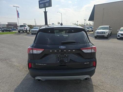 2022 Ford Escape Titanium