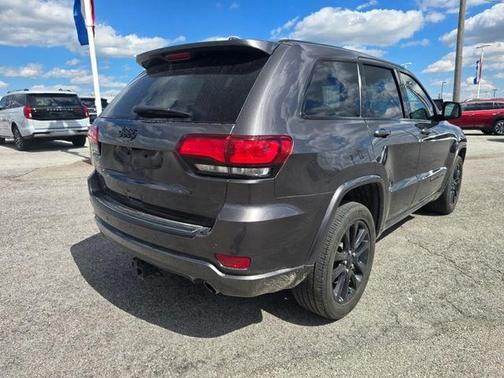 Granite Crystal Clearcoat Metallic 2021 Jeep Grand Cherokee Laredo X
