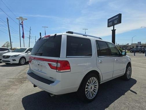 2016 Lincoln Navigator Select