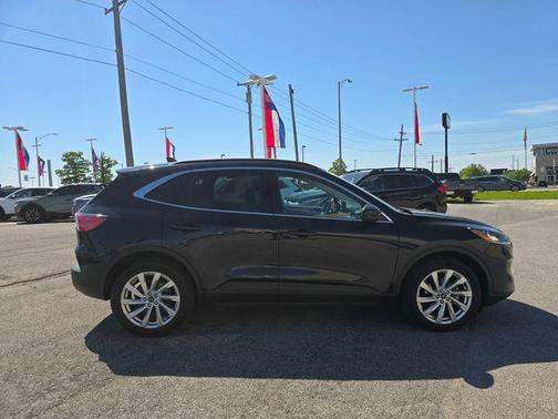 Blue Metallic 2021 Ford Escape Titanium Hybrid