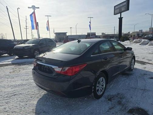 2013 Hyundai SONATA GLS