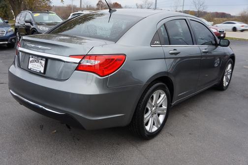 2011 Chrysler 200 Touring