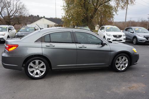 2011 Chrysler 200 Touring