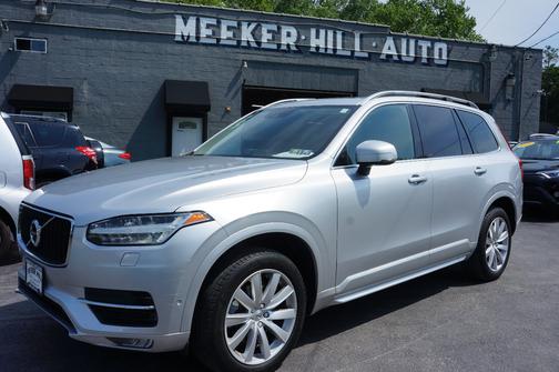 2016 Volvo XC90 T6 Momentum