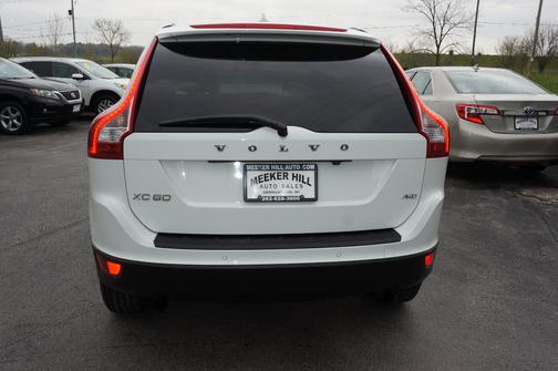 WHITE 2012 Volvo XC60 3.2 Premier