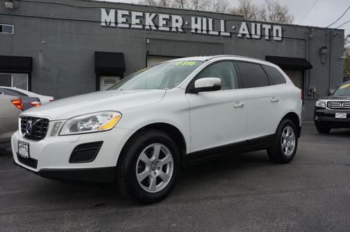 WHITE 2012 Volvo XC60 3.2 Premier