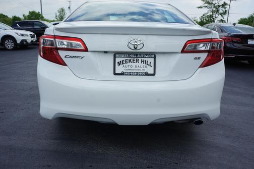 WHITE 2014 Toyota Camry SE