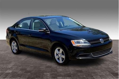 Photo 2 of 54 of 2013 Volkswagen Jetta TDI