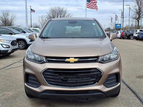 Sandy Ridge Metallic 2018 Chevrolet Trax LS