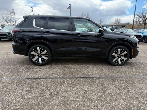 2025 Mitsubishi Outlander SE