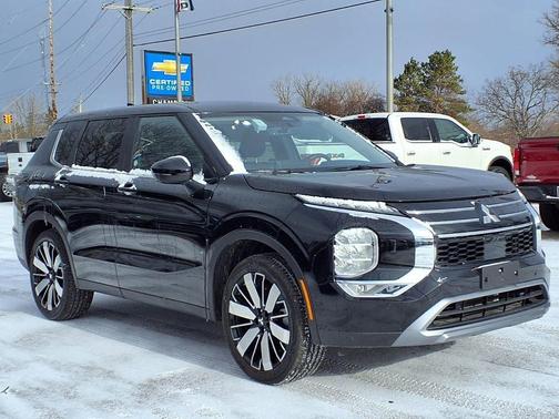 2025 Mitsubishi Outlander SE