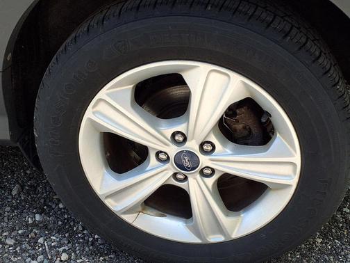 Tuxedo Black 2015 Ford Escape SE