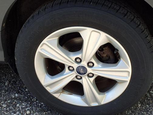 Tuxedo Black 2015 Ford Escape SE