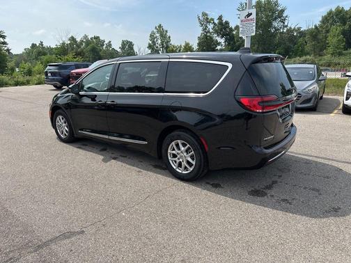 2024 Chrysler Pacifica Touring-L