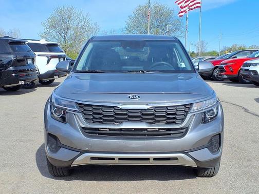 Steel Gray 2022 Kia Seltos LX