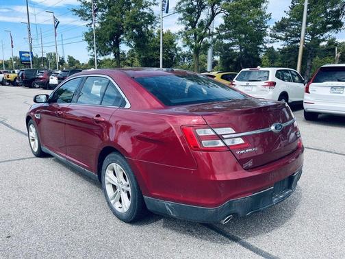 2016 Ford Taurus SEL