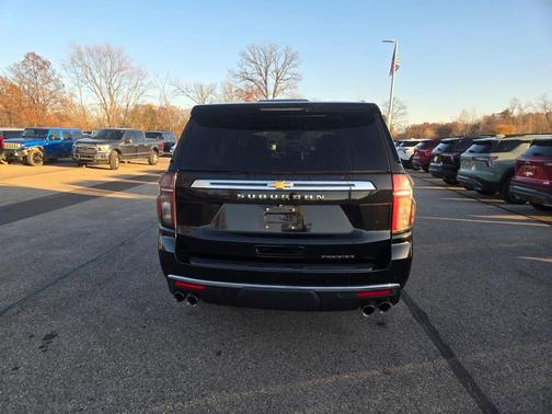 2023 Chevrolet Suburban Premier