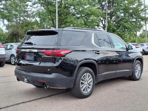 2022 Chevrolet Traverse LT Leather