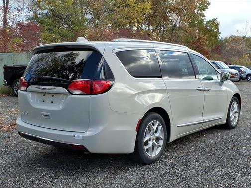 2019 Chrysler Pacifica Touring-L Plus