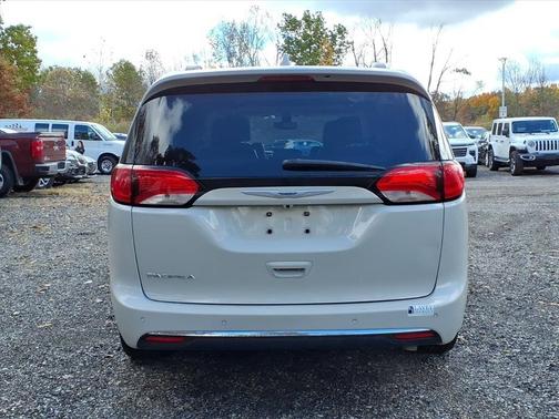 2019 Chrysler Pacifica Touring-L Plus