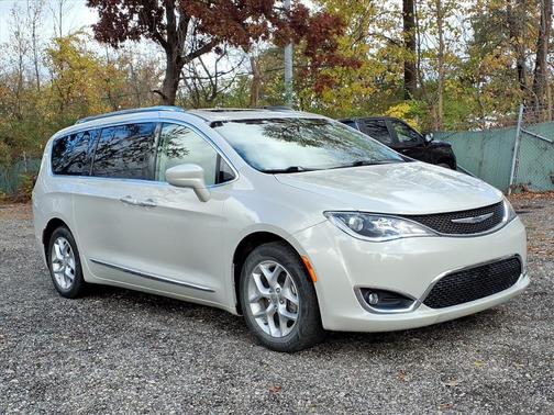 2019 Chrysler Pacifica Touring-L Plus