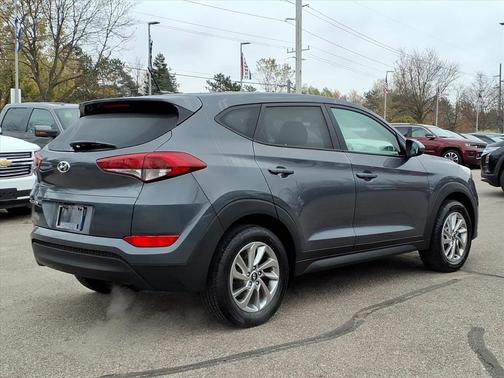 2017 Hyundai TUCSON SE