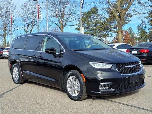 2024 Chrysler Pacifica Touring-L
