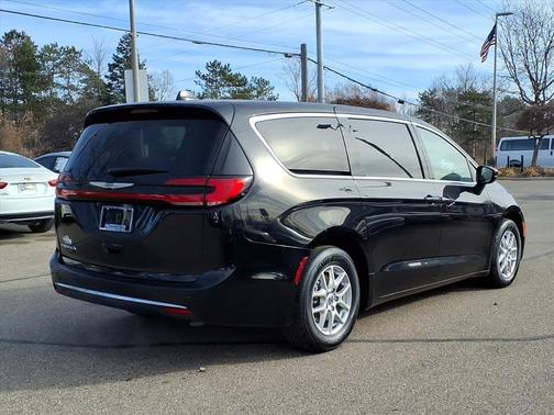 2024 Chrysler Pacifica Touring-L