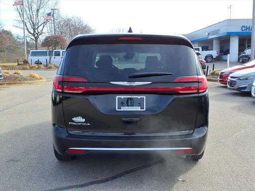 2024 Chrysler Pacifica Touring-L