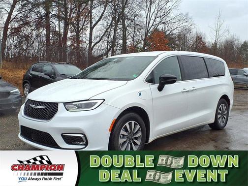 2025 Chrysler Pacifica Hybrid Select