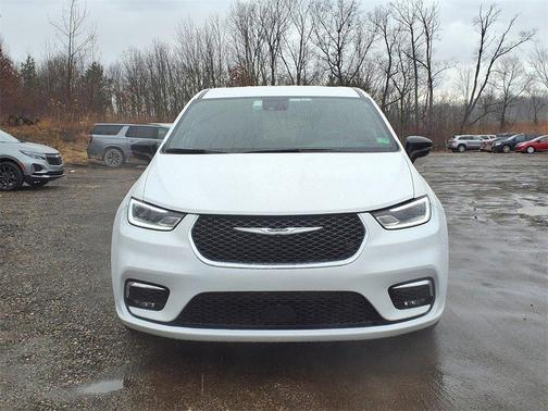 2025 Chrysler Pacifica Hybrid Select