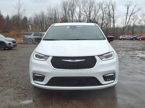 2025 Chrysler Pacifica Hybrid Select