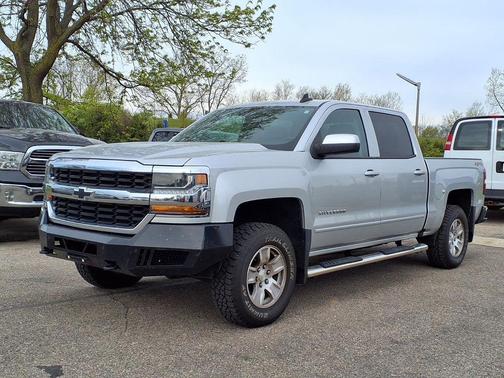 Silver Ice Metallic 2018 Chevrolet Silverado 1500 LT