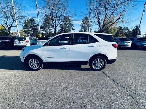 2022 Chevrolet Equinox LS