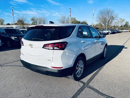 2022 Chevrolet Equinox LS