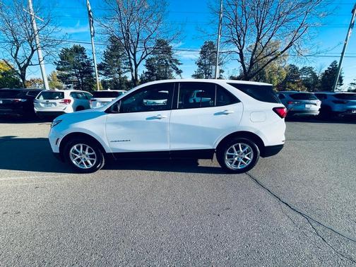 2022 Chevrolet Equinox LS