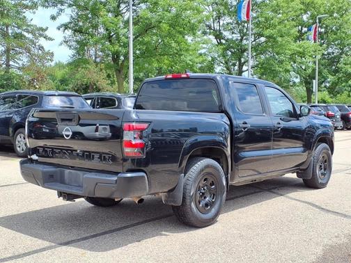 2022 Nissan Frontier S
