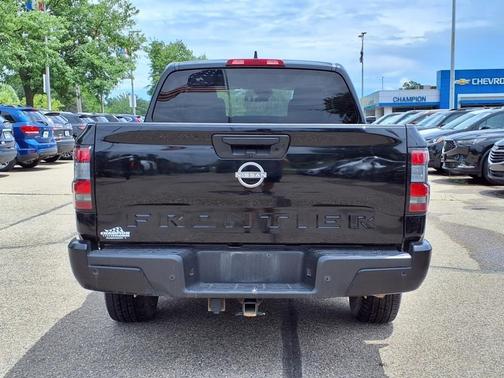 2022 Nissan Frontier S