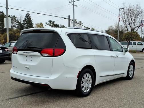 2018 Chrysler Pacifica Touring-L